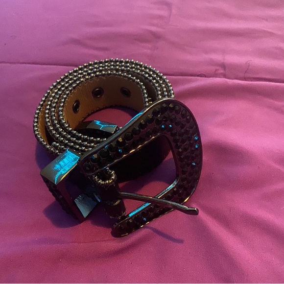 These are BB Simon Belts they’re all sizes - Picture 2 of 6